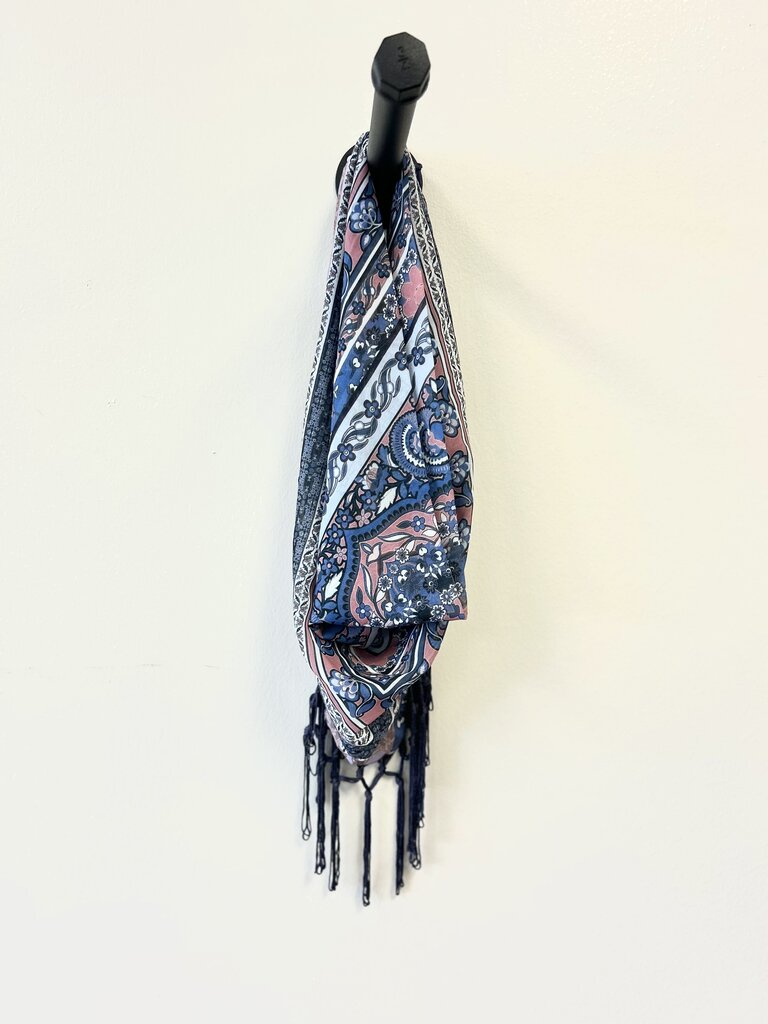 Loop Scarf w/ Fringe