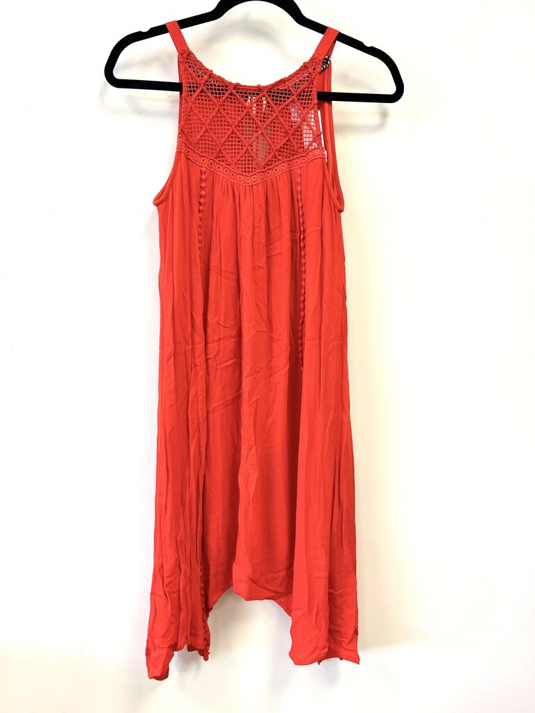 Crepe Sleeveless w/ lace