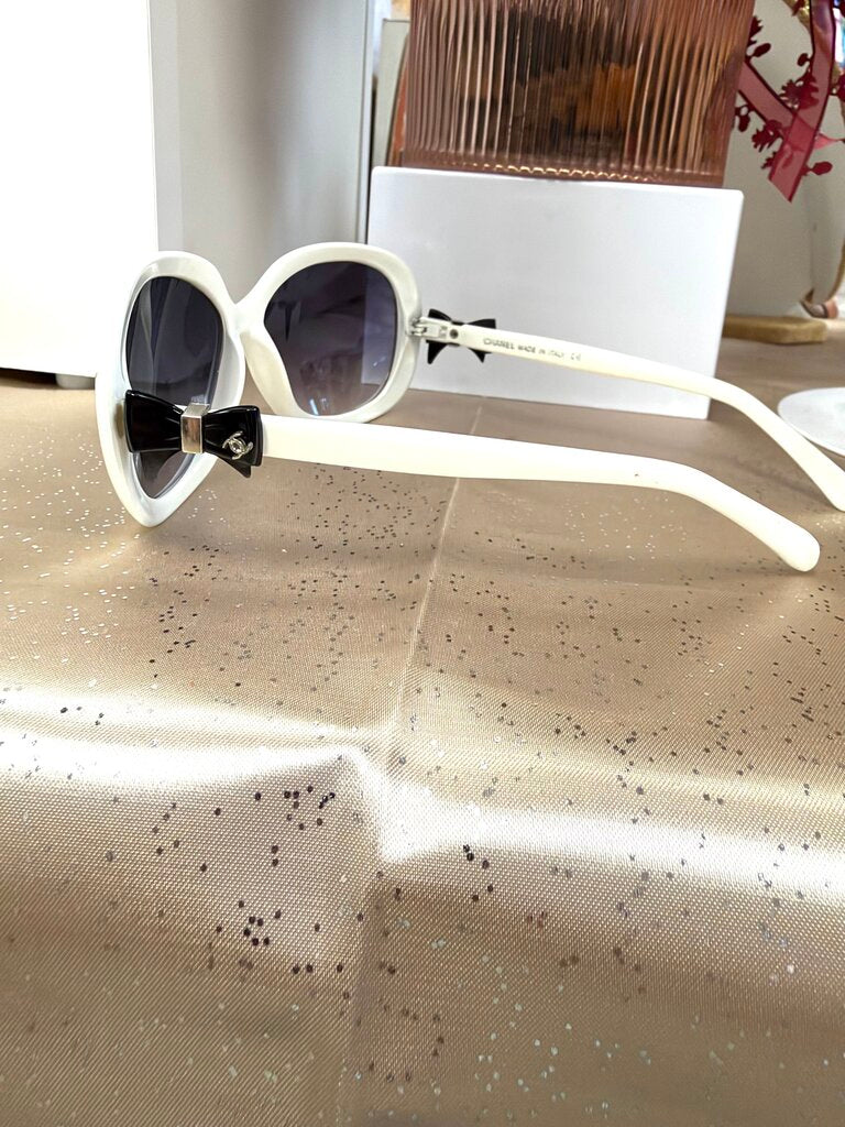 2013 Bow Accent Sunglasses
