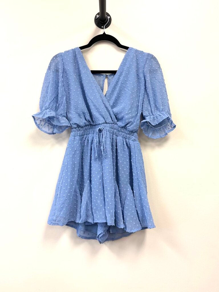 NWT SS w 3d dot accents