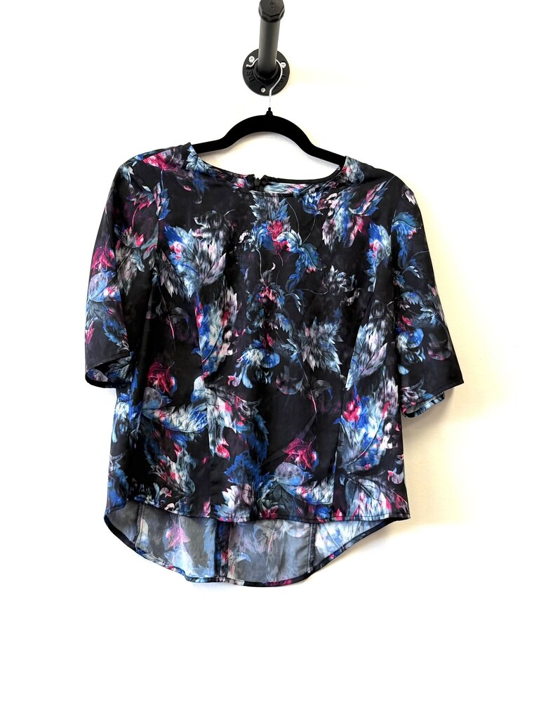 Floral crew neck