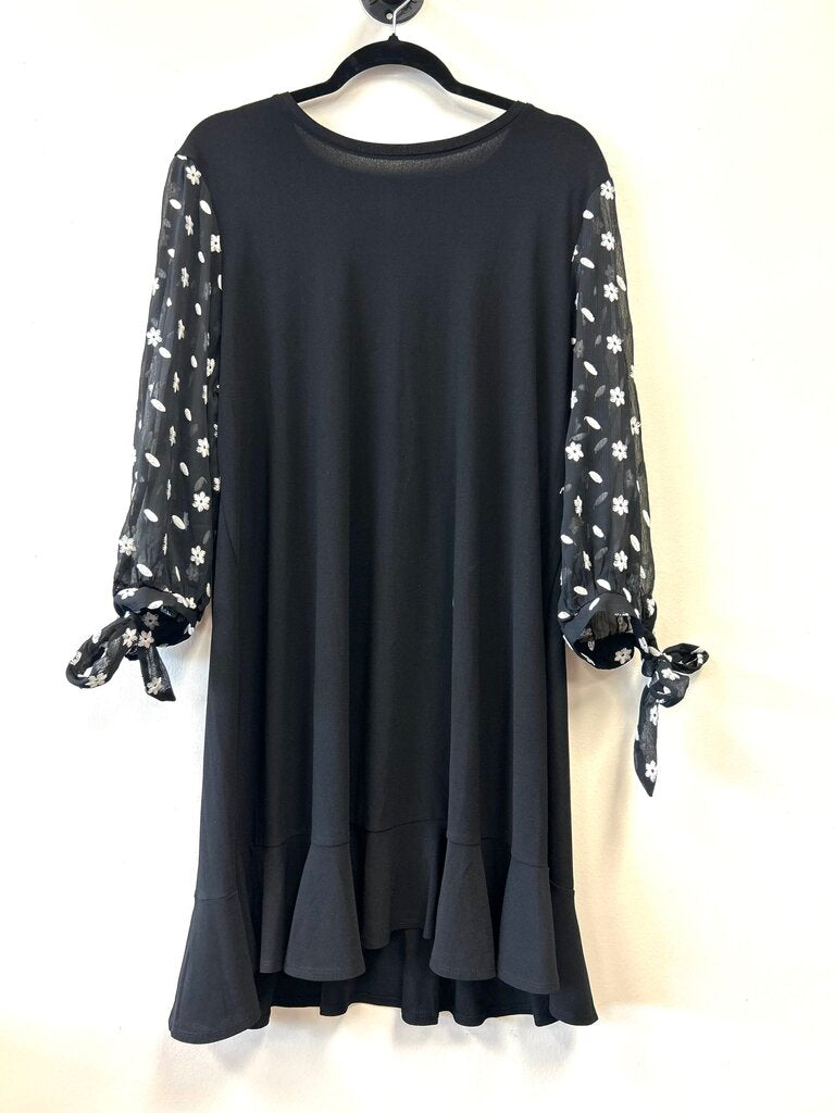LS w/ Embroidery Tullip Hem