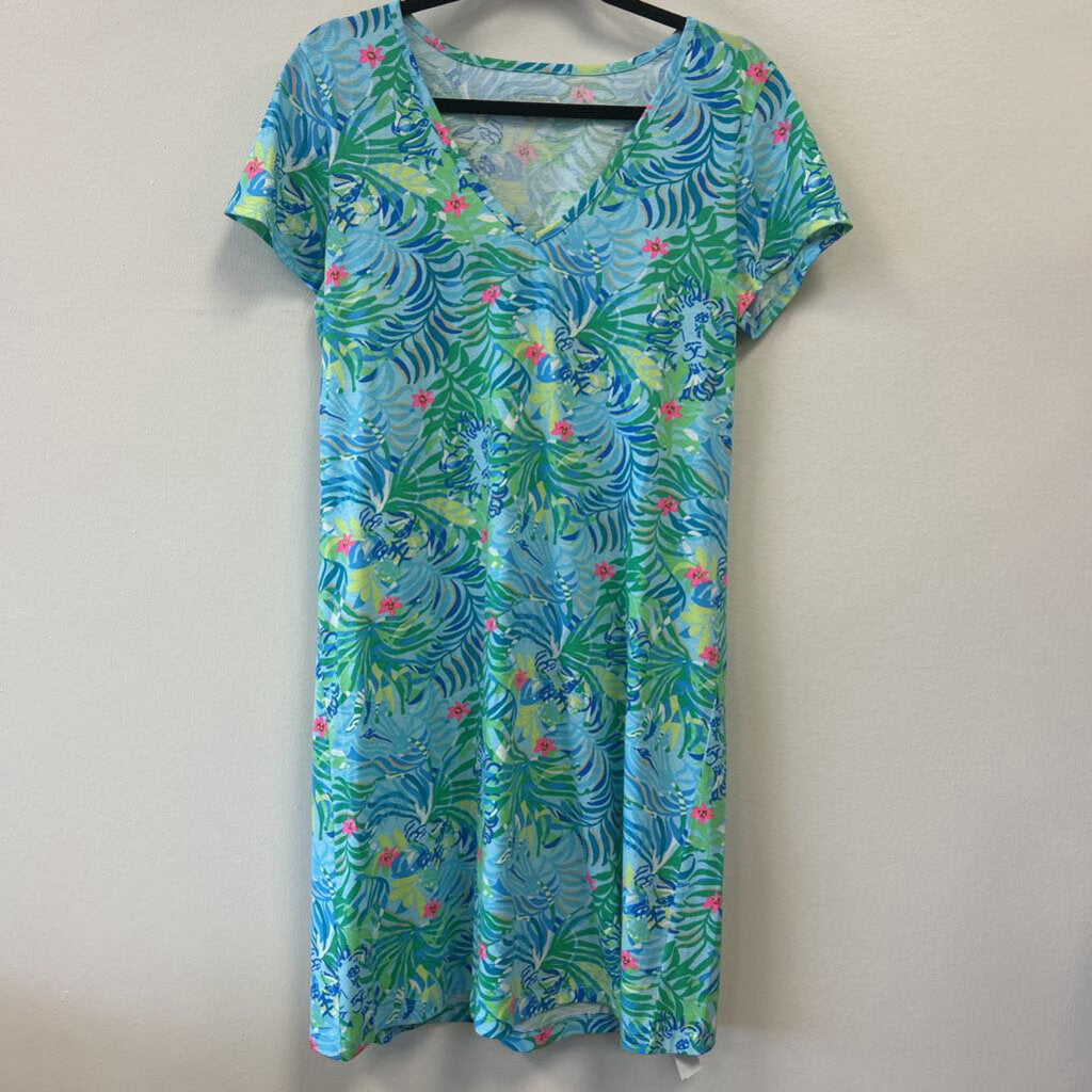 V-neck Lion Pattern