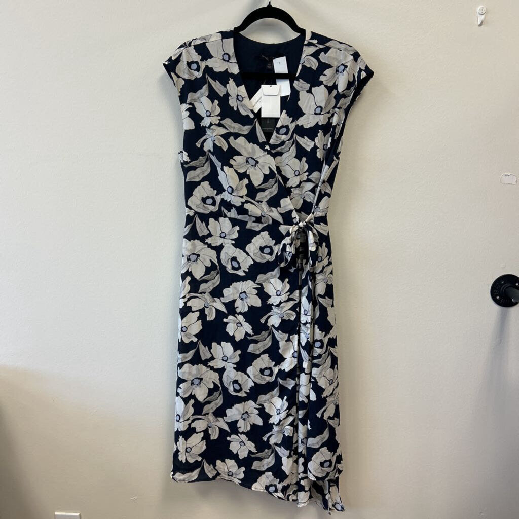 NWT Sleeveless Floral