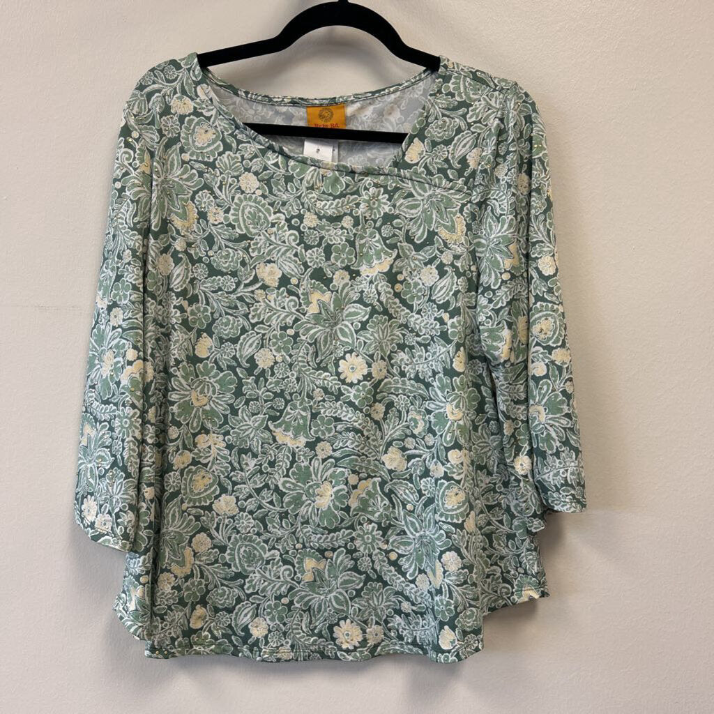 Floral with stud accent