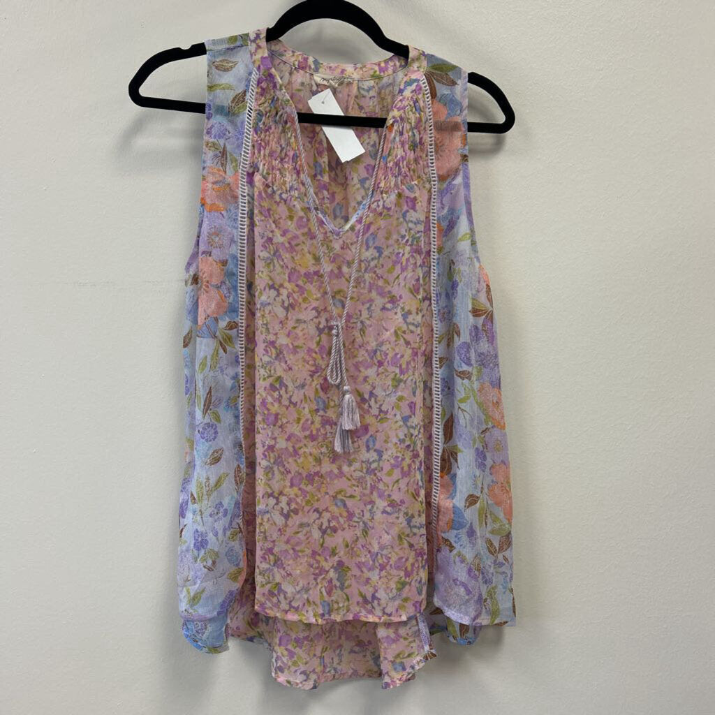 Floral V-neck w/ tassels