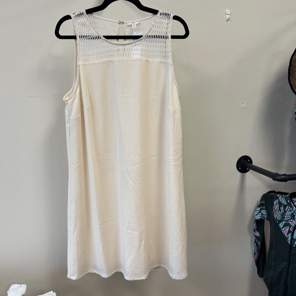 Sleeveless/Net Collar