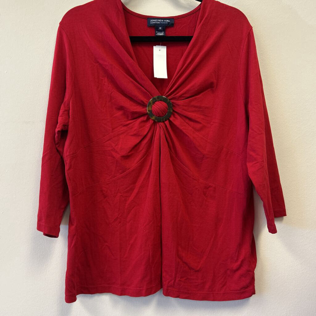 V-neck w/accent