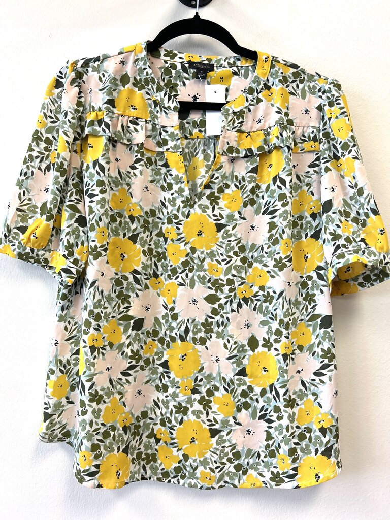 V-neck Floral w/ruffle