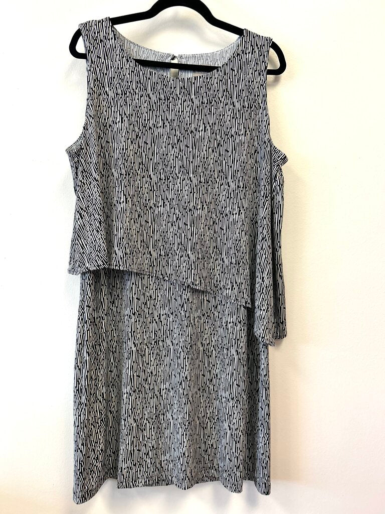 Sleeveless Line Pattern