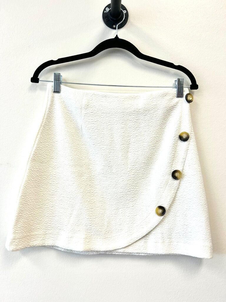 Crepe w/buttons