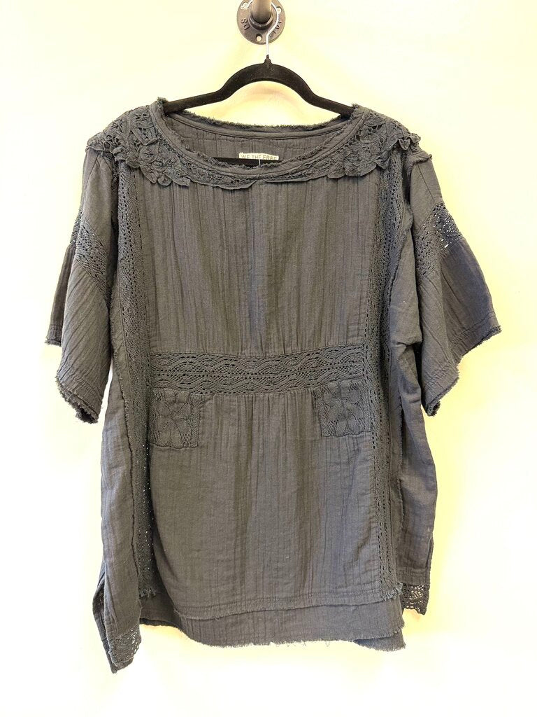 NWT Crochet Accent Scoop Neck