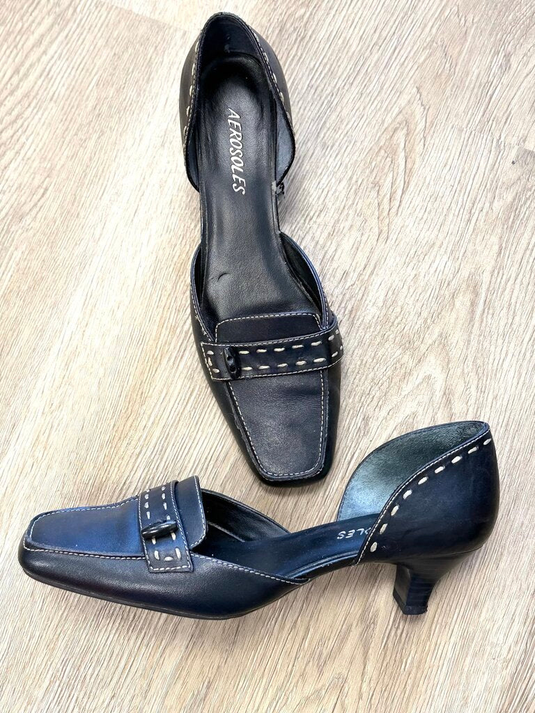 Kitten Heel w/Square Toe