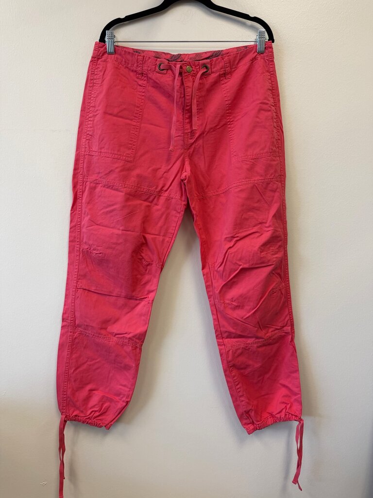 Drawstring at ankle & waist