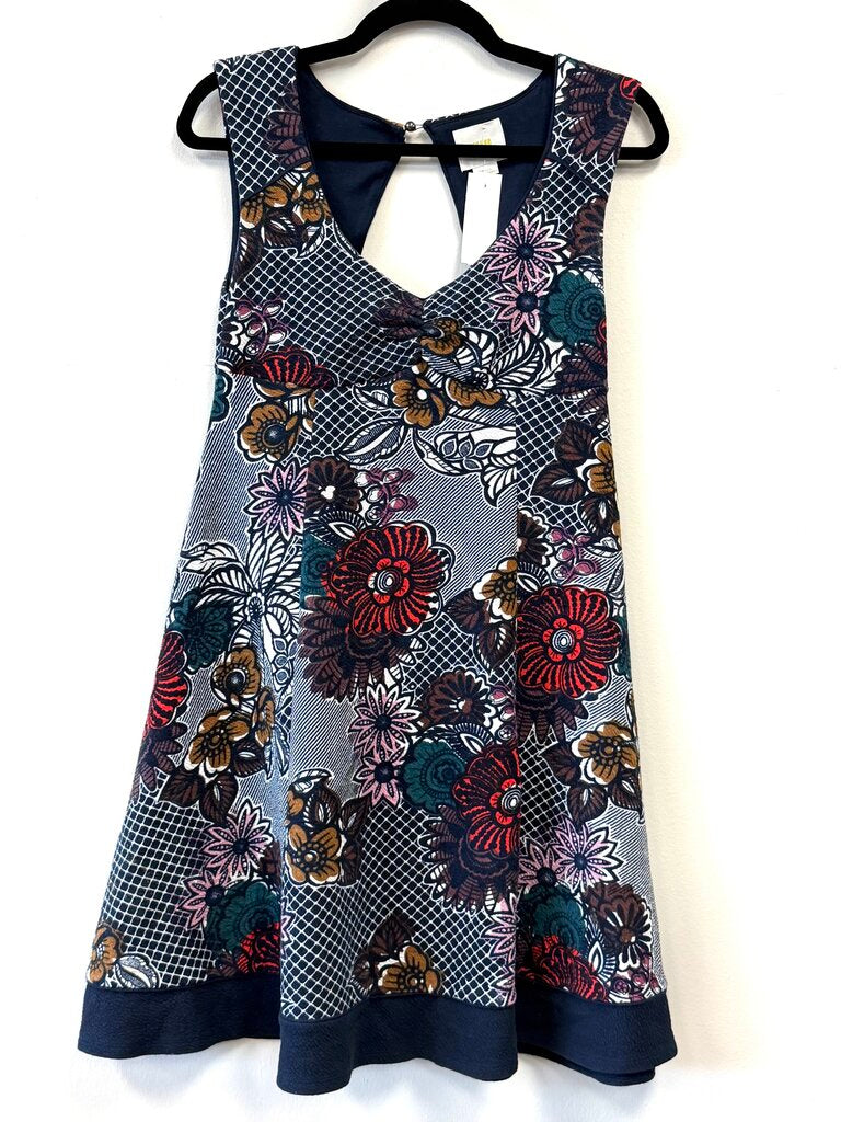 Sleeveless Floral V-neck
