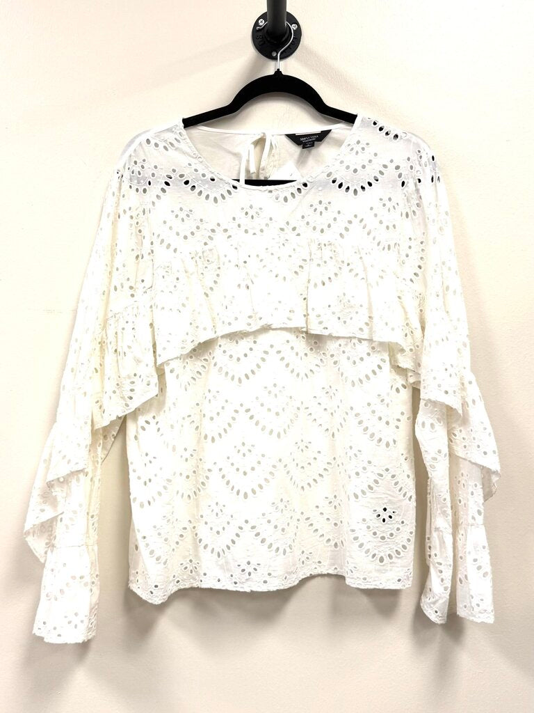 Eyelit w/ ruffle