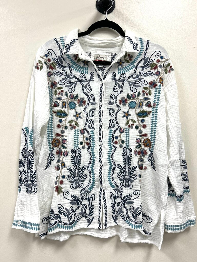 LS buttondown w/ embroidered accent