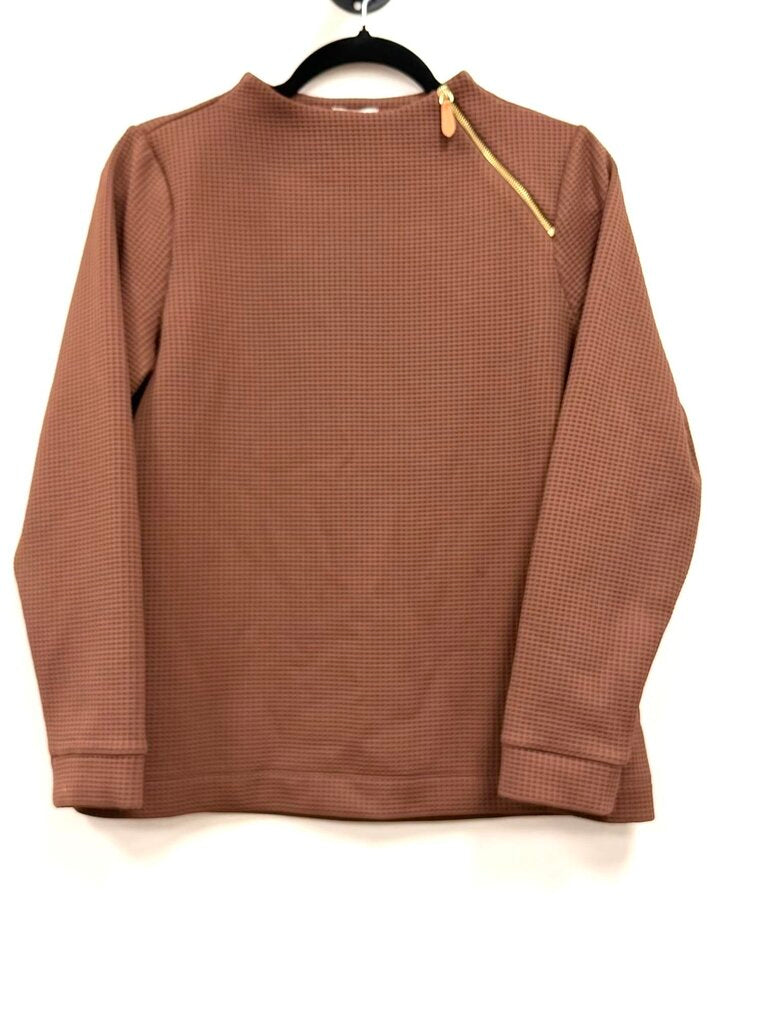 Waffle Pattern w/ zip at neck