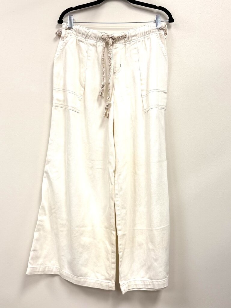 NWT Elastic Waist w/belt